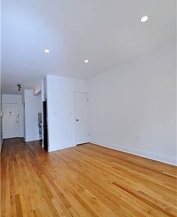 2nd image of 312-320 W 23rd St #4O