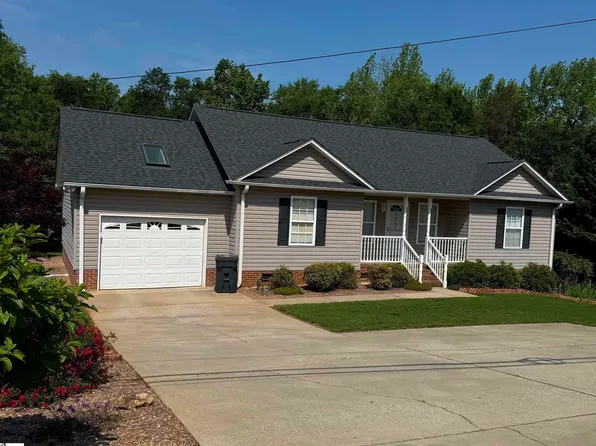 1101 Piedmont Park Rd, Taylors, SC 29687