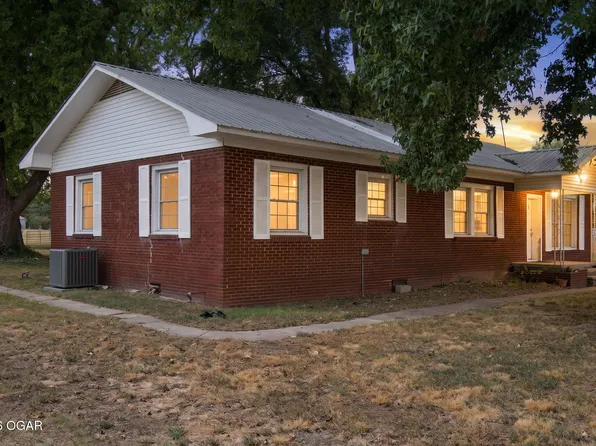 625 Oneil St, Stark City, MO 64866