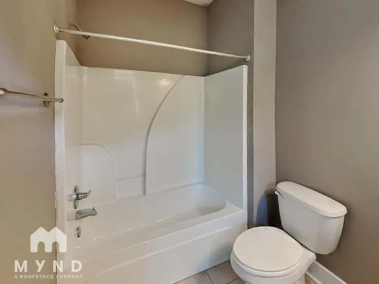 175 Herring St #5 — Photo 10