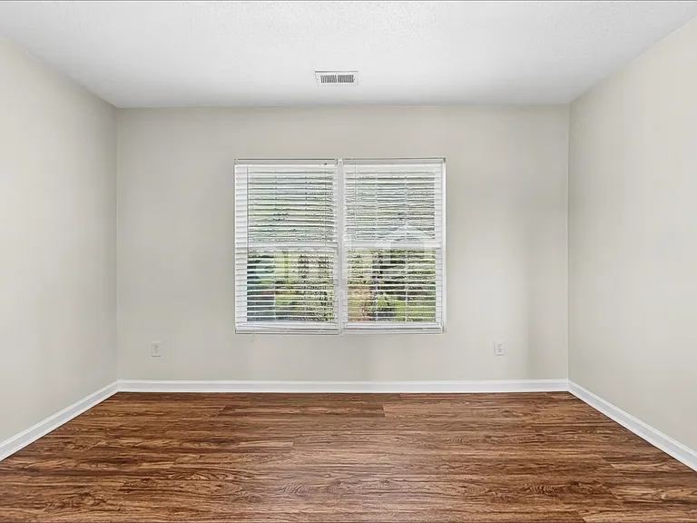 417 Magna Dr — Photo 8