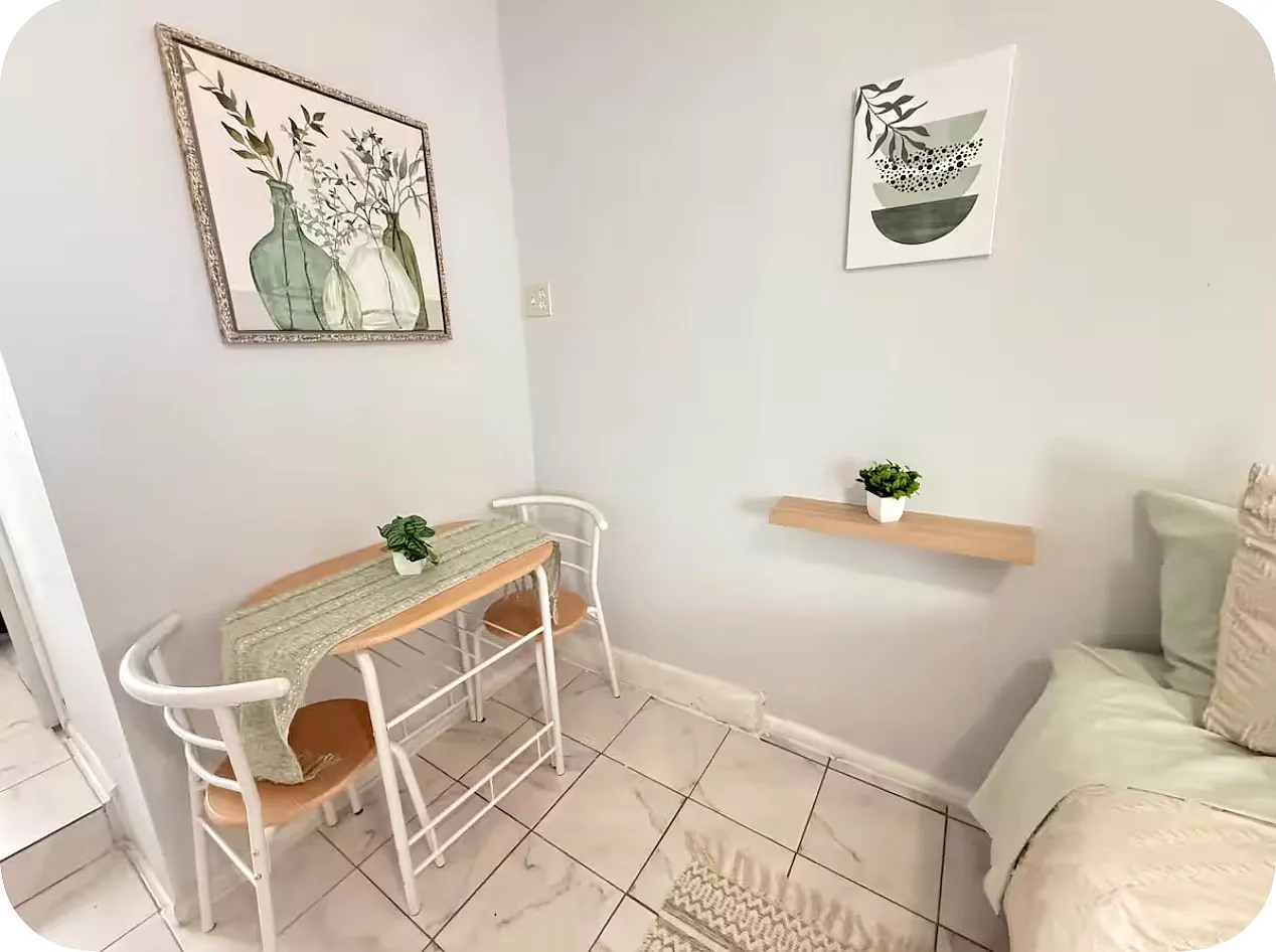 Studio, 350 sqft, $1,050 — Photo 3