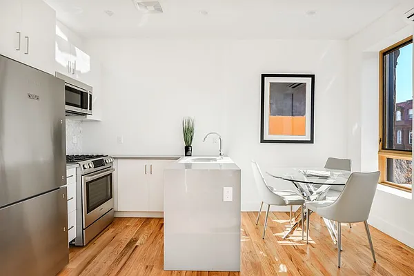 Rented by Compass | media 9