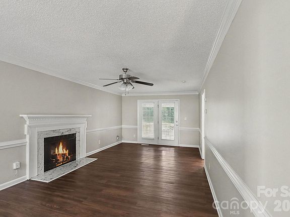 4th image of 4719 Beech Crest Pl