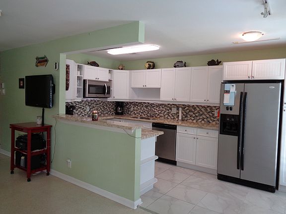 5th image of 124 Venetian Dr