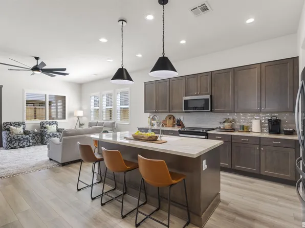 2295 Jagged Peak Ln, Sparks, NV 89436