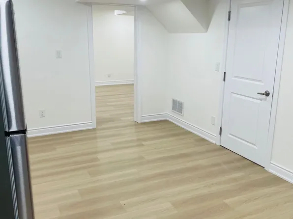 2341 Canonridge Cir #1, Oakville, ON L6M 4T9