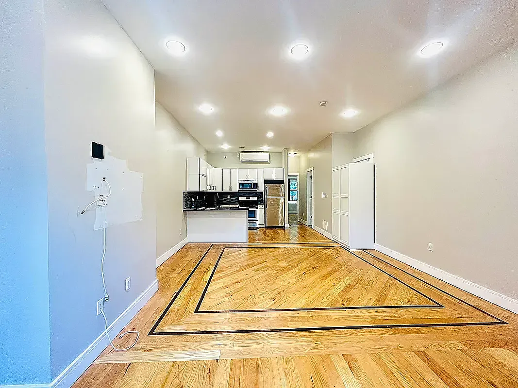 2415 Dean Street — Photo 4