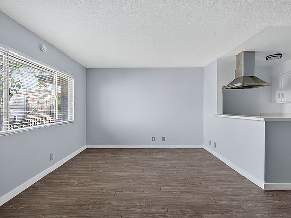 2nd image of 1121 Daisy Ave APT 10
