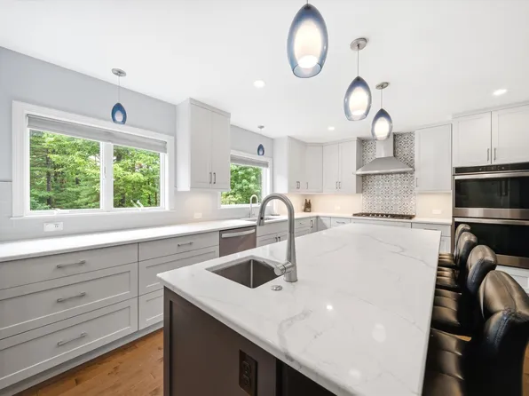 11 Hammar Road, Nashua, NH 03062