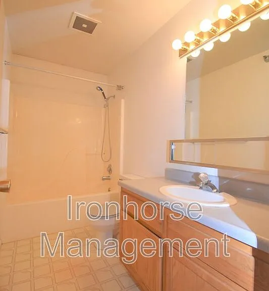 813 W Villard St #78 — Photo 18
