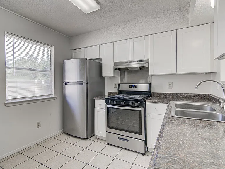 8108 W Gate Blvd — Photo 7