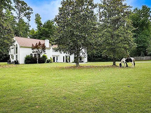 3rd image of 3392 Deer Lane Dr
