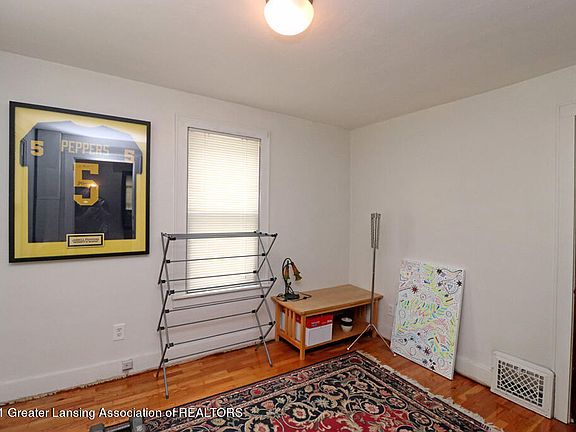 5th image of 411 S Fairview Ave