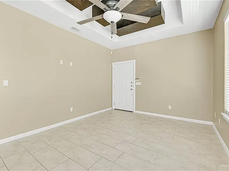 2212 N Mojave — Photo 3