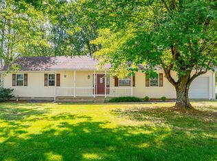 1385 Manitou Rd, Manitou, KY 42436