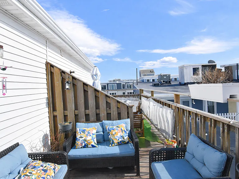 53 Woodward St #3 — Photo 8