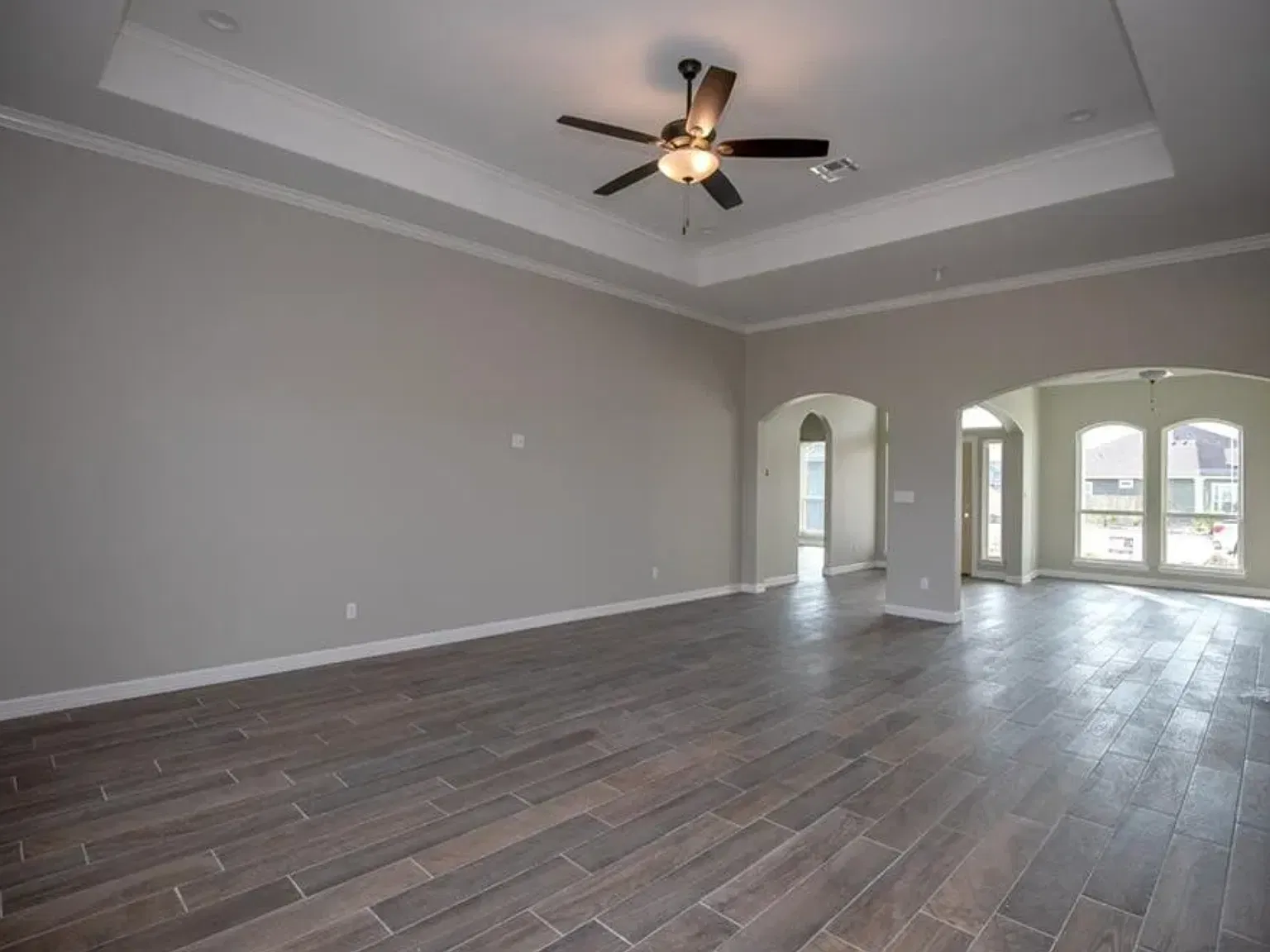 4 bed, 2370 sqft, $3,600 — Photo 4