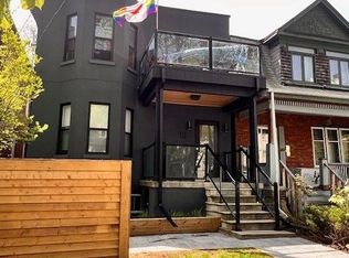 15 Thorburn Ave #204, Toronto, ON M6K 1C4