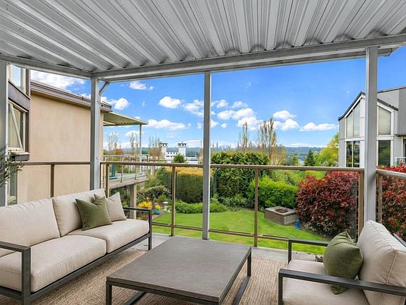 4th image of 70 Richmond St #303