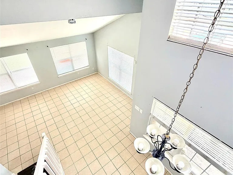 7402 Alegria Dr — Photo 10