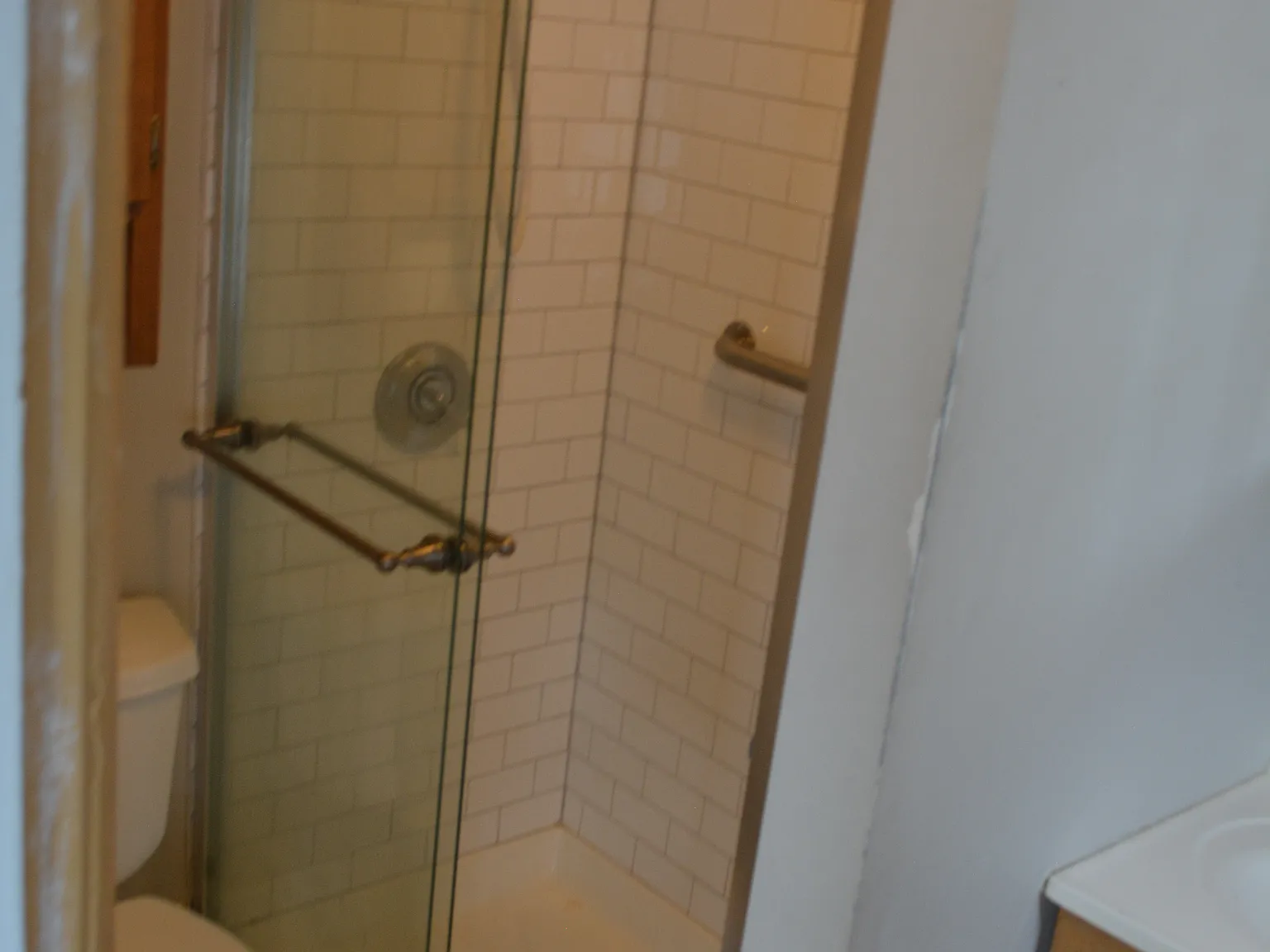 3 bed, 1000 sqft, $2,000 — Photo 4