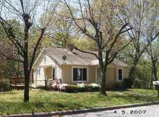 1371 14th Ave NE, Hickory, NC 28601