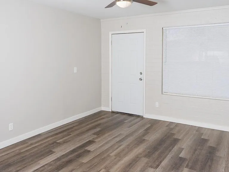 1653 N Cameron St — Photo 6