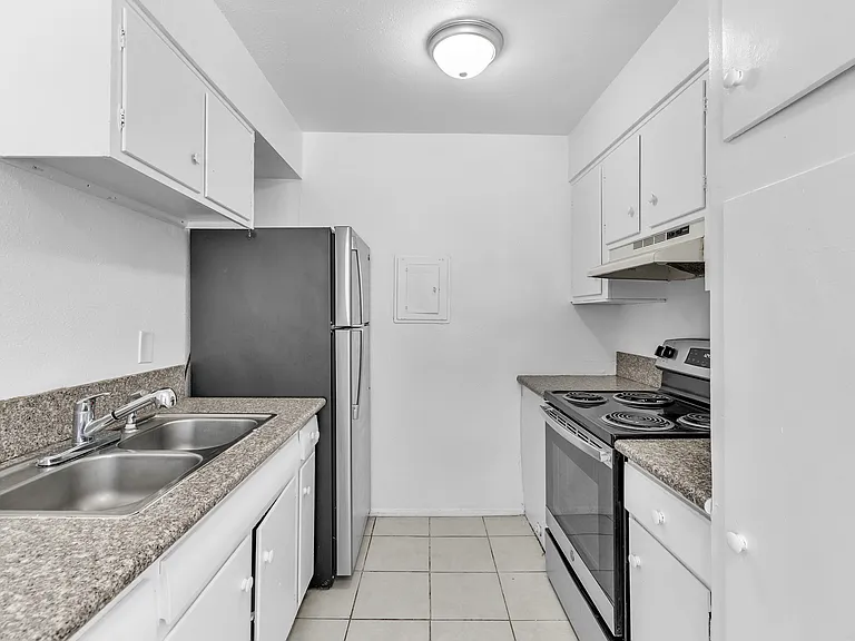2508 E Mesquite Ave #3 — Photo 3