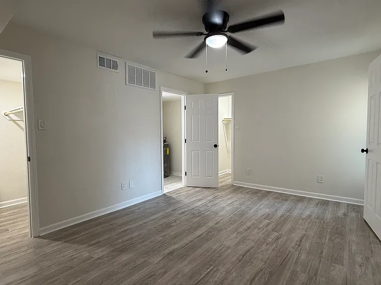 9801 Walnut St #214 — Photo 12