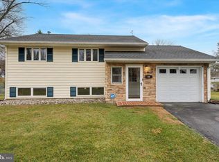 419 Sunset Dr, Downingtown, PA 19335
