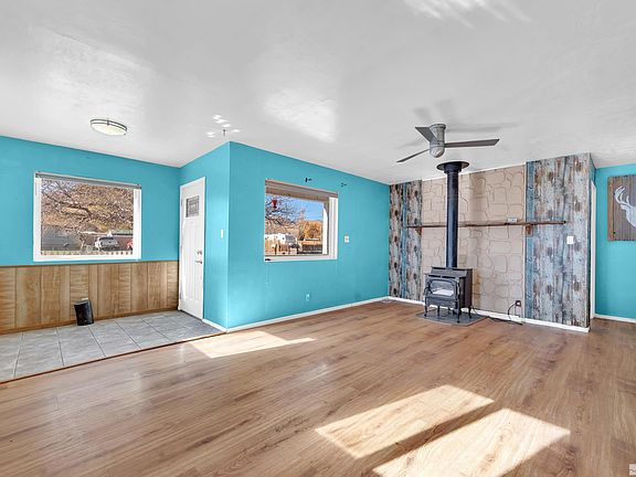 3rd image of 785 River Ave