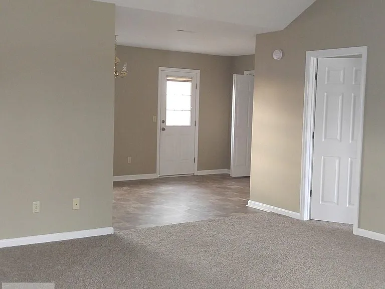 1262 Windrow Dr — Photo 2
