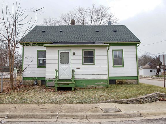 3rd image of 401 Cherry St