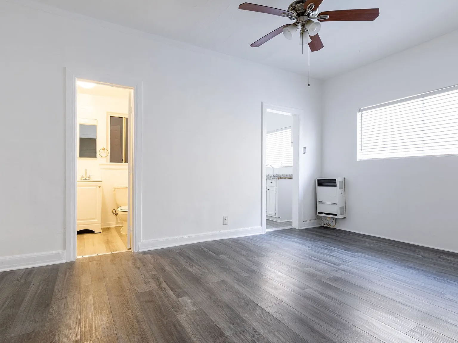 Oxford I Apartments | Charming Studio Apartments in Koreatown — Photo 4