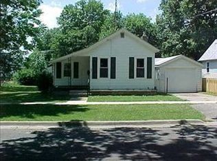 606 Oak St, Three Rivers, MI 49093