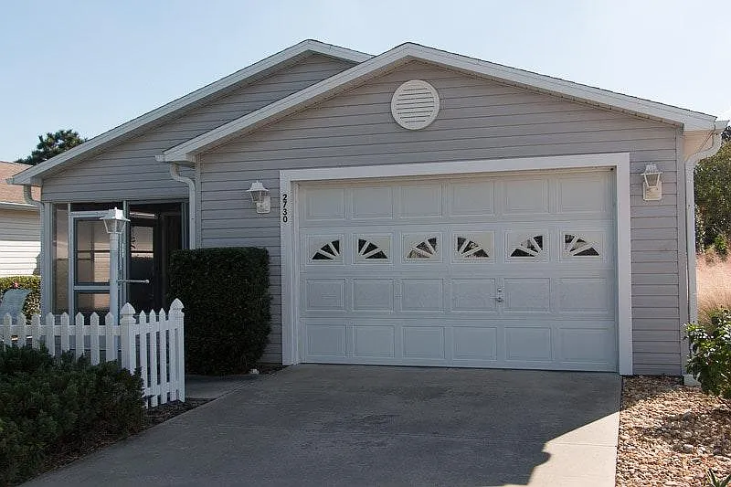 2730 Moncayo Avenue — Photo 2