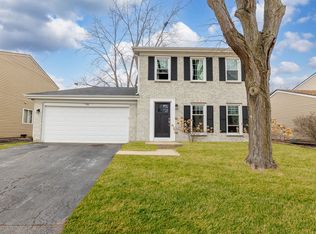 718 Iroquois Trl, Carol Stream, IL