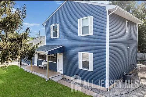 1143-1145 Roe Ave — Photo 34