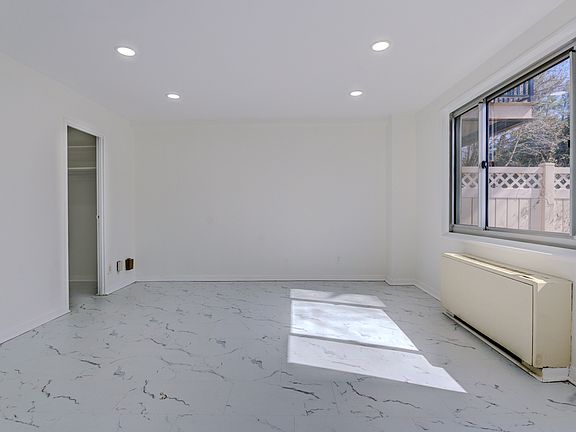 3rd image of 1900 Lyttonsville Rd APT 110