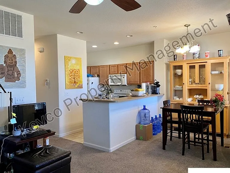 2851 Kansas Dr #F — Photo 3