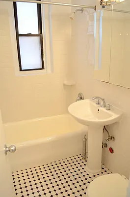 Rented by Living New York | media 28