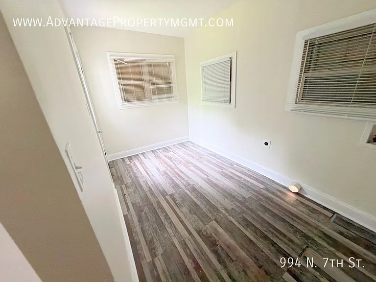 994 N 7th St — Photo 15