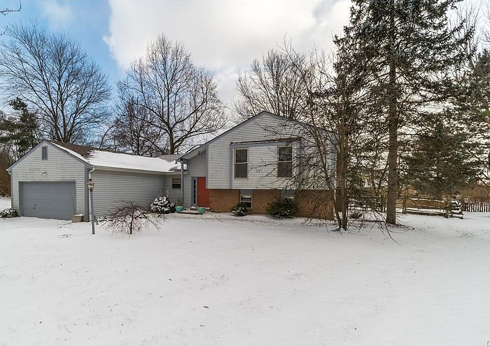 2nd image of 8205 Chestnut Hill Ct