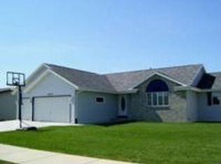 2415 Greenwood Dr, Janesville, WI 53546