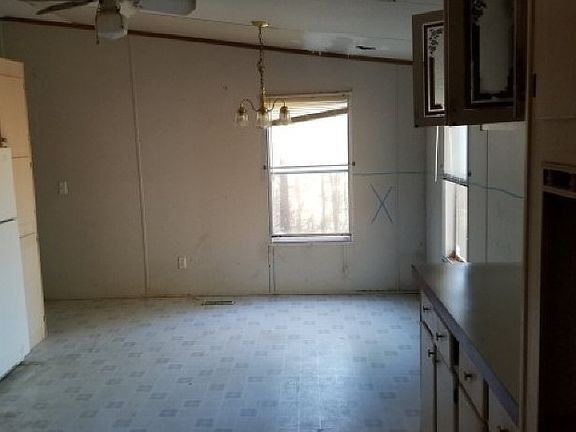 3rd image of 124 Oakridge Dr