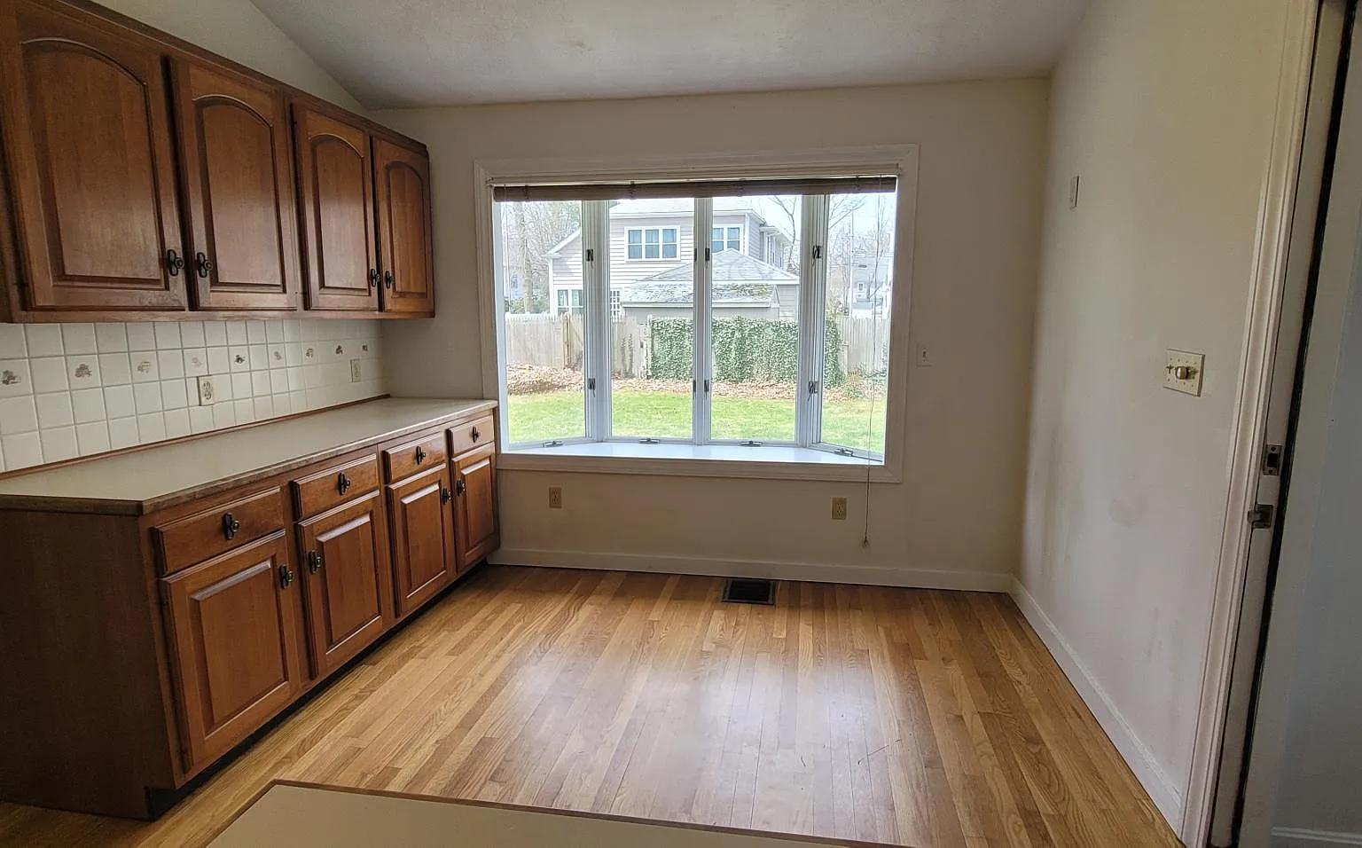 3 bed, 1800 sqft, $4,200 — Photo 3