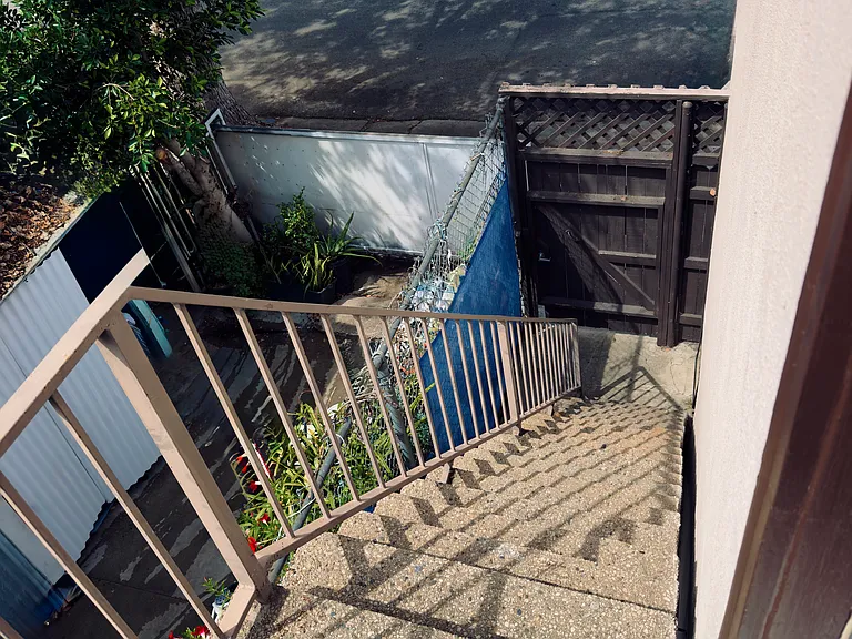 5944 Carlton Way — Photo 17