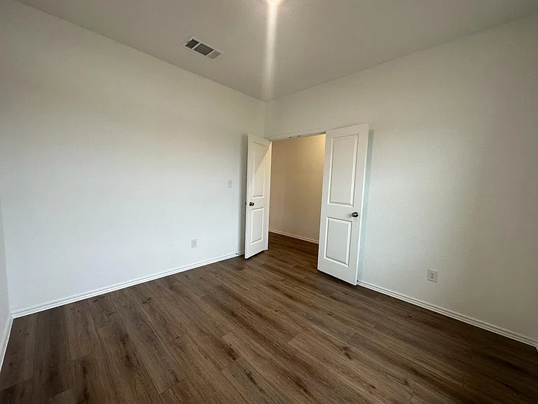 312 Sonterra Dr — Photo 8