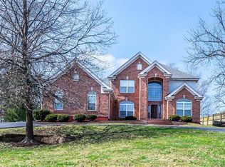 841 N Spoede Rd, Saint Louis, MO 63141